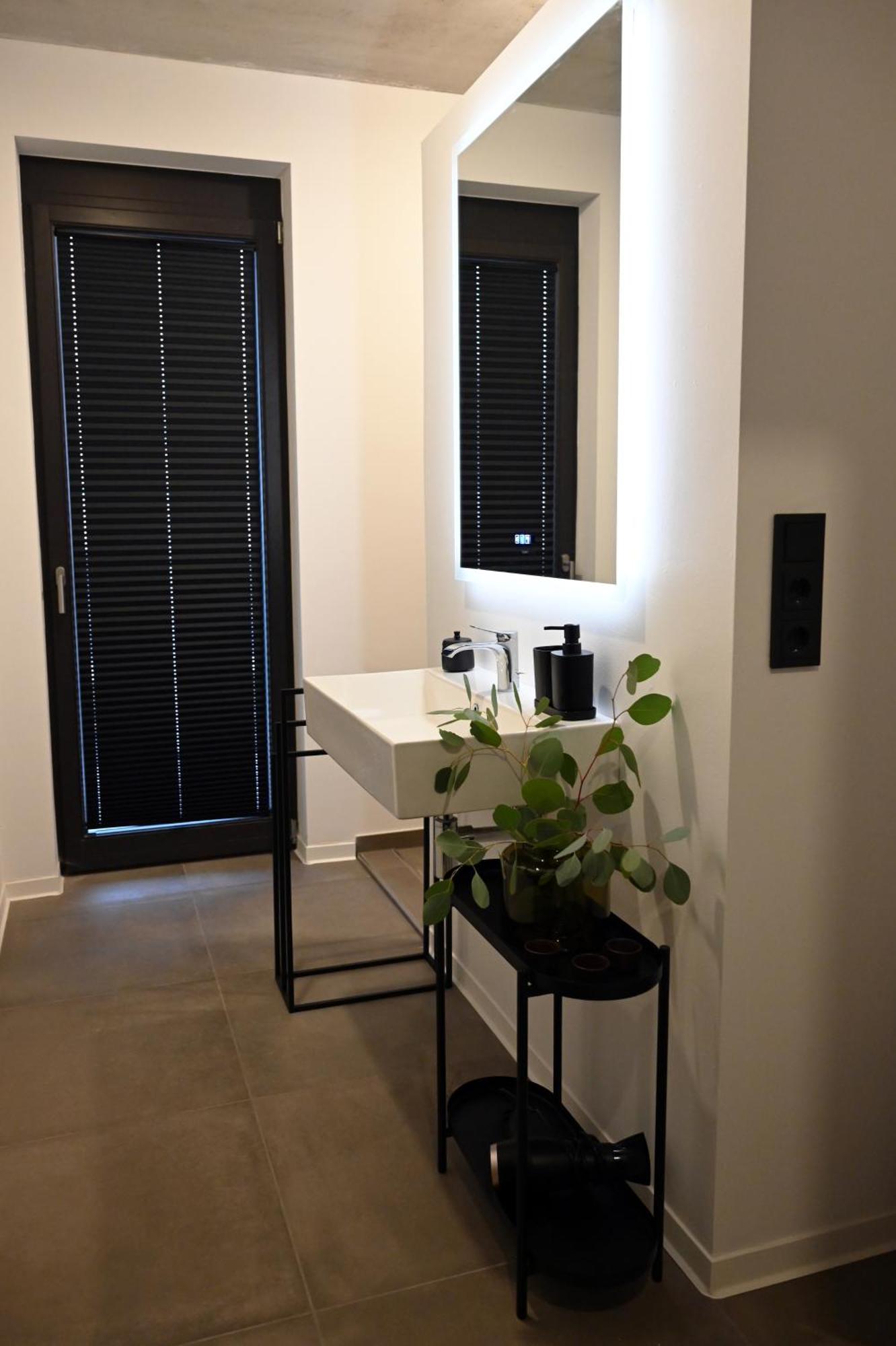 Eiwelhome - Stilvoll, Urban-Ruhig Schlafen, Bahnhofsnah, Balkon Ерфурт Екстериор снимка